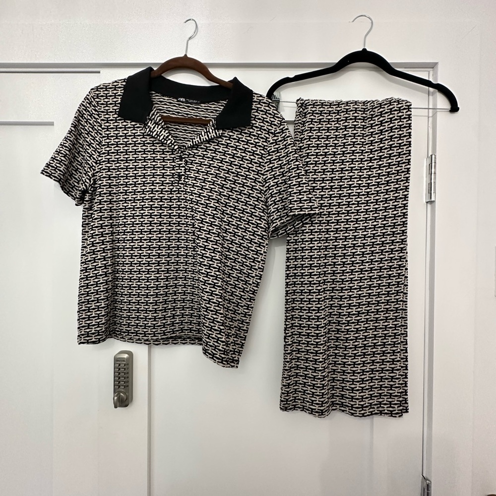 Zara pants set. Size medium shirt. Size large pants.